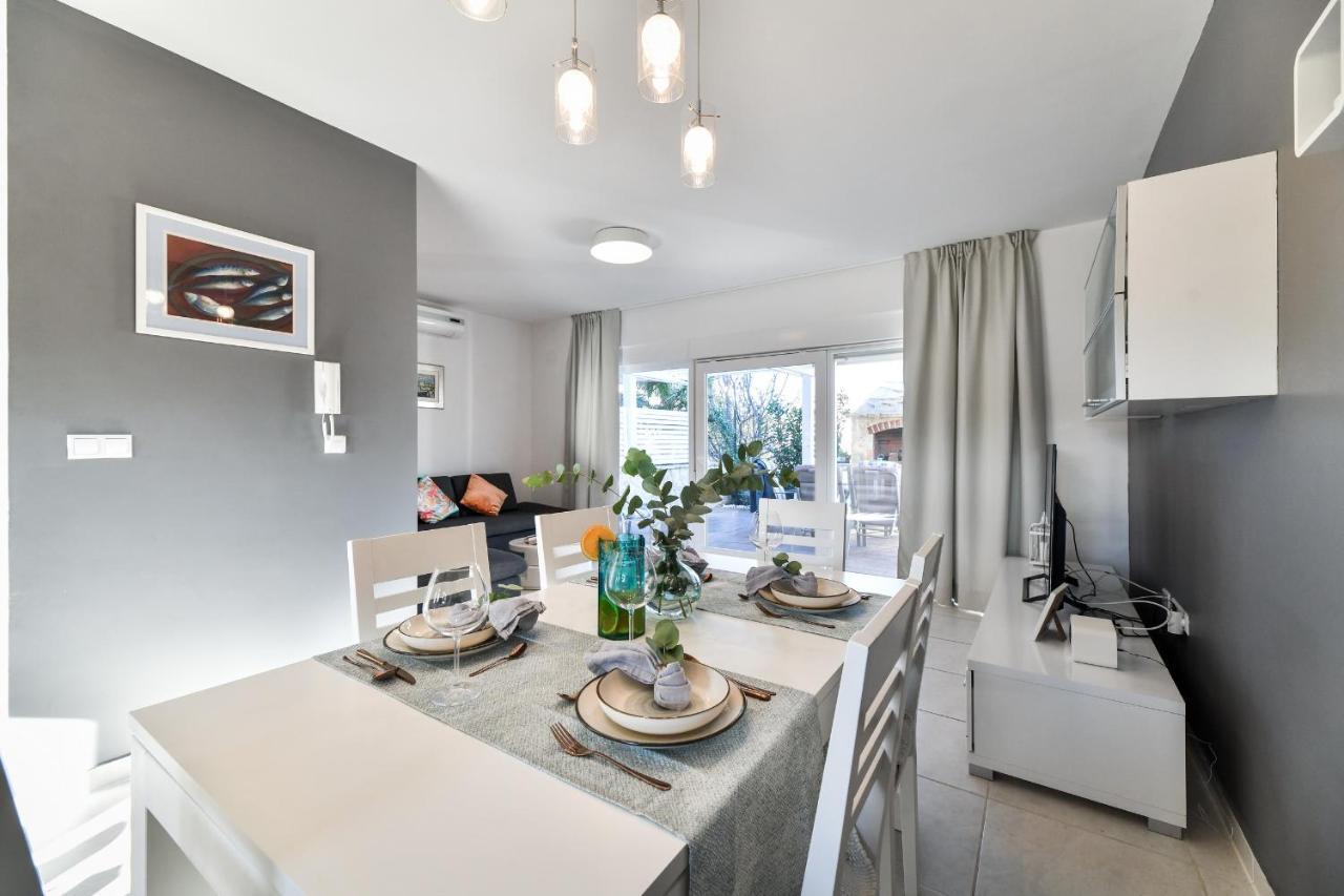 Deluxe Triplex Antea Villa Sukosan Bagian luar foto
